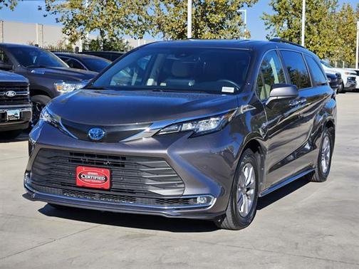 2023 Toyota Sienna XLE