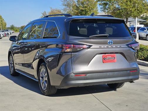 2023 Toyota Sienna XLE