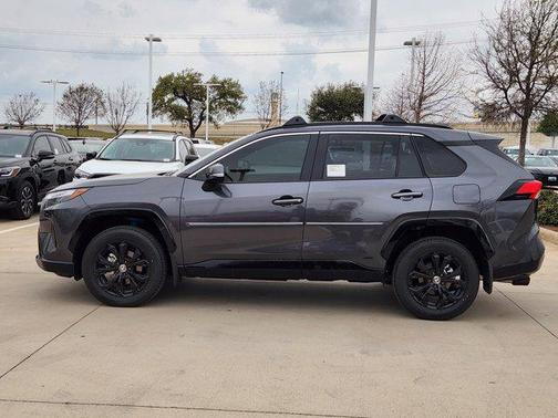 2025 Toyota RAV4 Hybrid SE