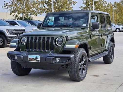 2023 Jeep Wrangler 4-Door Sahara Altitude 4x4