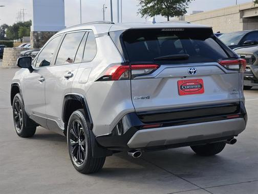 2024 Toyota RAV4 Hybrid SE