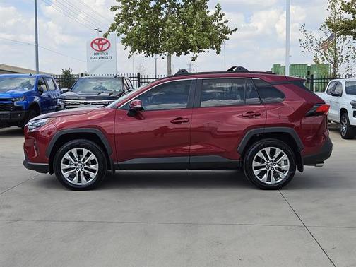 2023 Toyota RAV4 XLE Premium