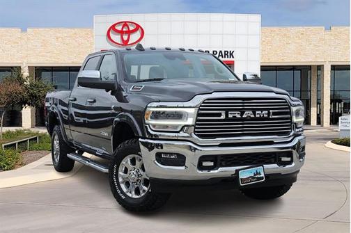 2020 RAM 3500 Laramie Crew Cab 4x4 6'4' Box