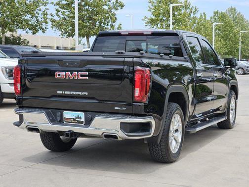 2022 GMC Sierra 1500 SLT