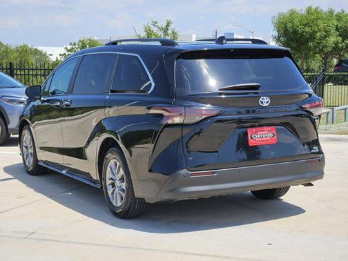 2024 Toyota Sienna XLE 8 Passenger