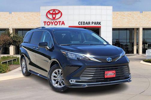 2024 Toyota Sienna XLE 8 Passenger