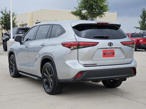 2022 Toyota Highlander L