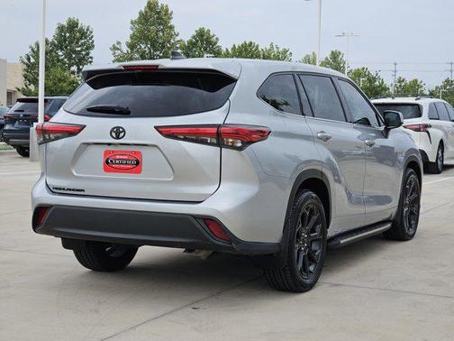 2022 Toyota Highlander L