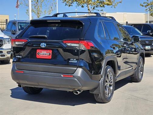 2023 Toyota RAV4 Hybrid XLE Premium