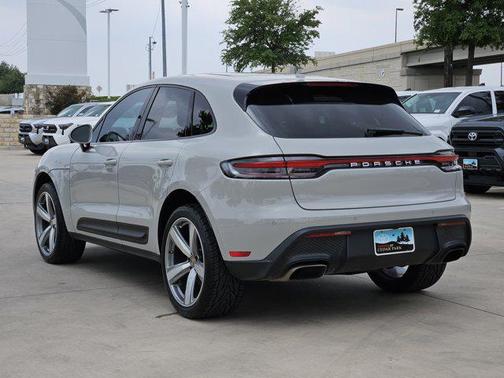 2022 Porsche Macan Base