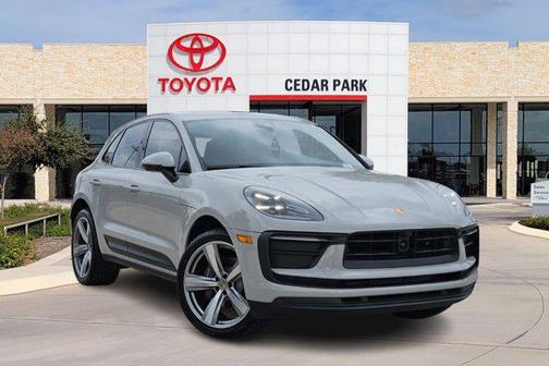 2022 Porsche Macan Base