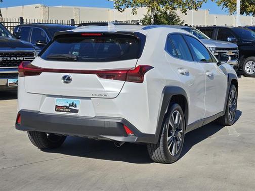 2024 Lexus UX 250h Base