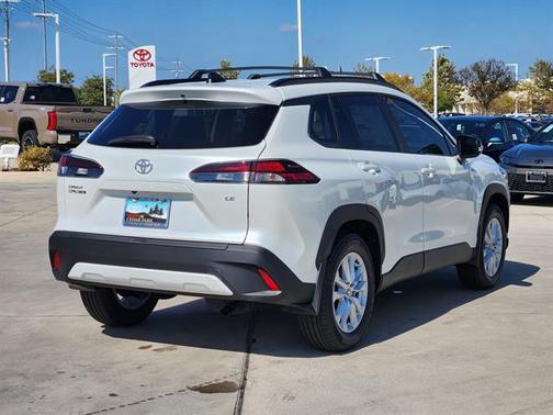 2026 Toyota Corolla Cross LE