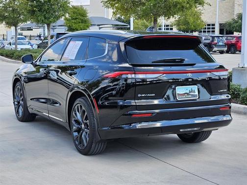 2025 Toyota Crown Signia Limited