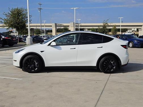 2022 Tesla Model Y Long Range Dual Motor All-Wheel Drive