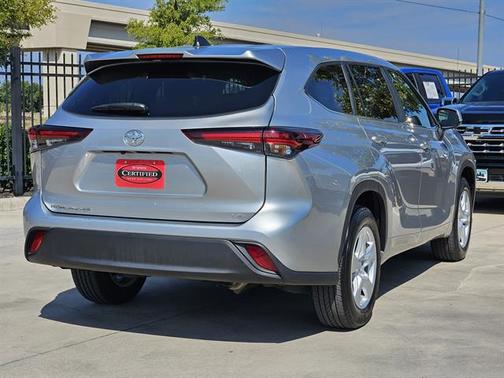 2024 Toyota Highlander LE
