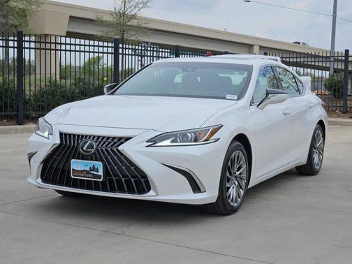 2025 Lexus ES 300h Luxury