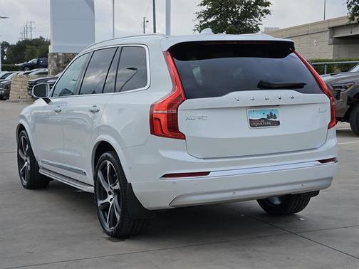 2022 Volvo XC90 Recharge Plug-In Hybrid T8 Inscription 6 Passenger