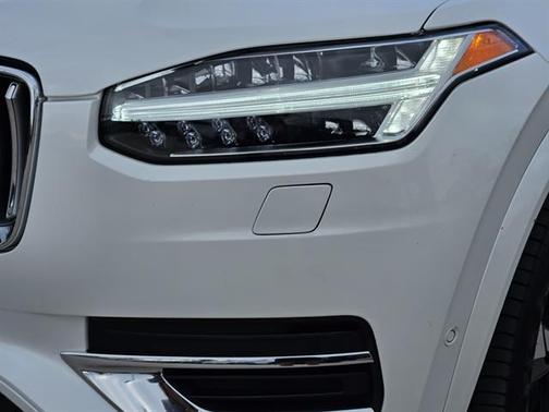 2022 Volvo XC90 Recharge Plug-In Hybrid T8 Inscription 6 Passenger