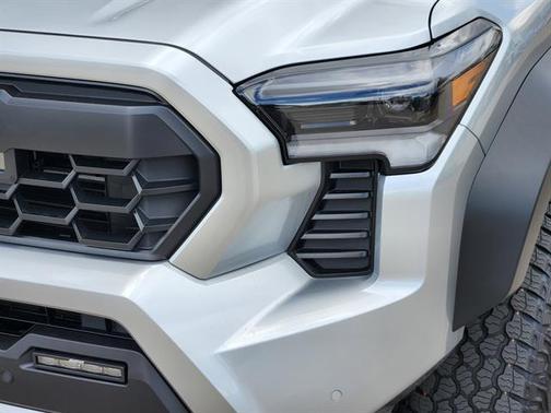 2025 Toyota Tacoma Hybrid Trailhunter