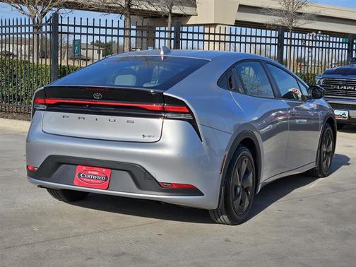 2025 Toyota Prius LE