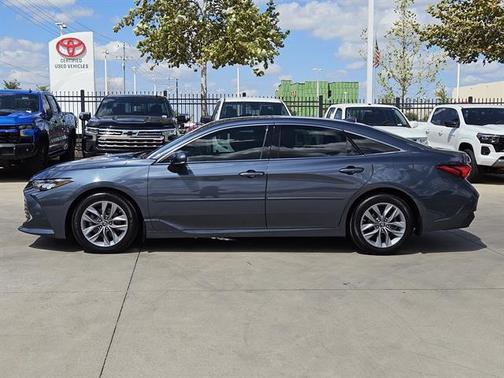2019 Toyota Avalon XLE