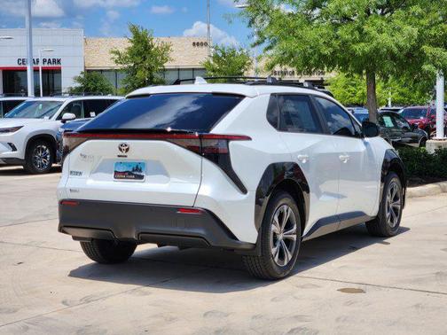 2025 Toyota bZ4X XLE