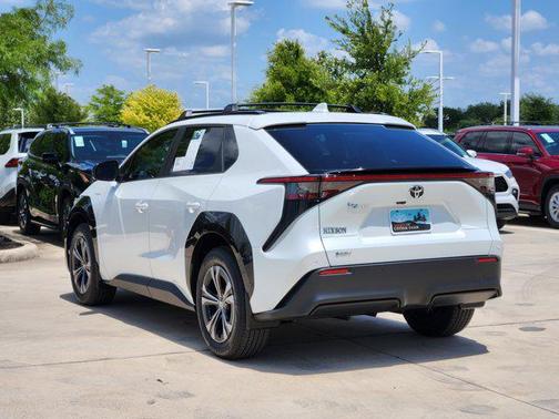 2025 Toyota bZ4X XLE