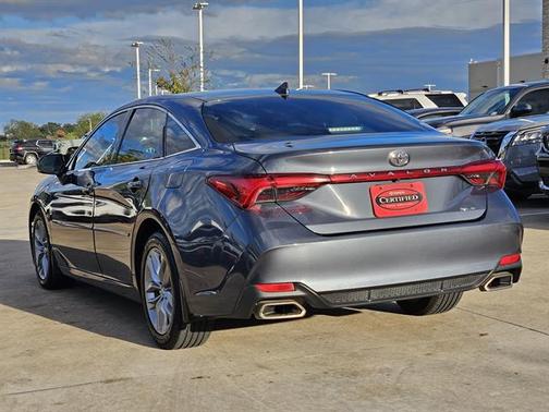 2019 Toyota Avalon XLE
