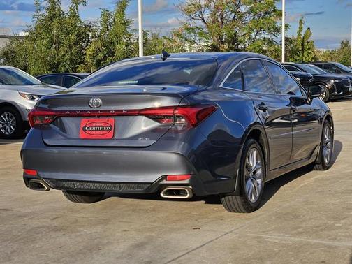 2019 Toyota Avalon XLE