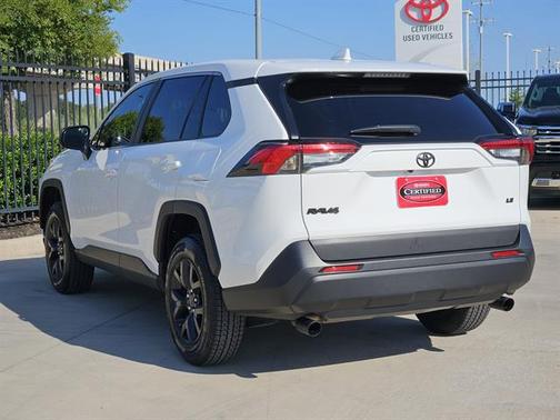 2022 Toyota RAV4 LE