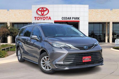 2023 Toyota Sienna LE