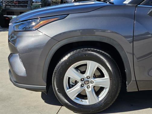 2023 Toyota Highlander Hybrid LE