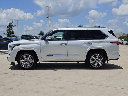 2025 Toyota Sequoia Base