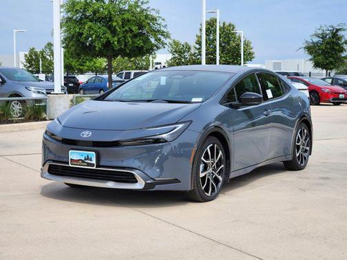 2025 Toyota Prius L