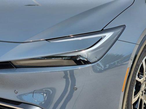 2025 Toyota Prius L