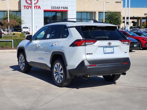 2025 Toyota RAV4 XLE Premium