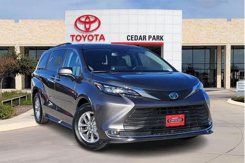 2024 Toyota Sienna XLE