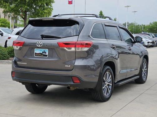 2018 Toyota Highlander SE