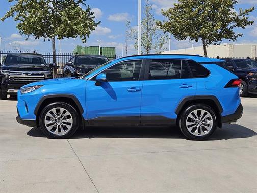 2019 Toyota RAV4 XLE Premium