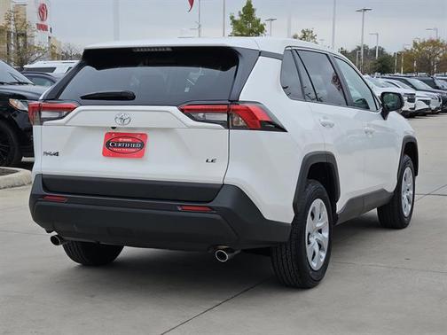 2025 Toyota RAV4 LE