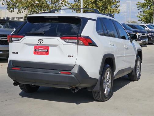 2025 Toyota RAV4 XLE