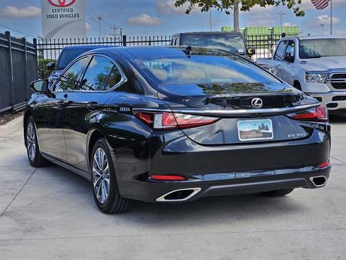 2025 Lexus ES 350 Base