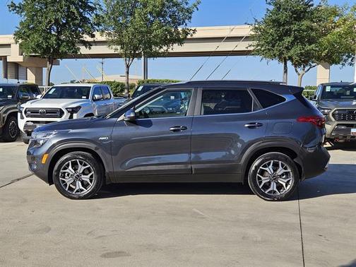 2022 Kia Seltos EX