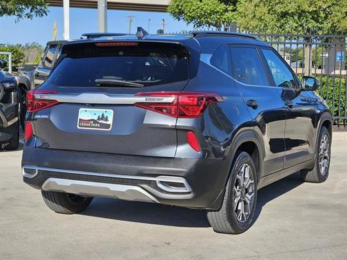 2022 Kia Seltos EX