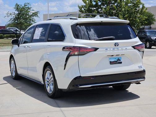 2021 Toyota Sienna Limited 7-Passenger