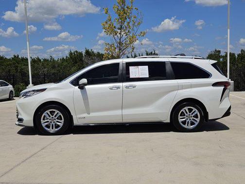 2021 Toyota Sienna Limited 7-Passenger