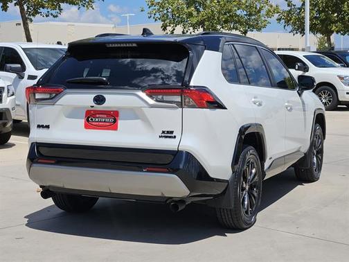 2024 Toyota RAV4 Hybrid SE