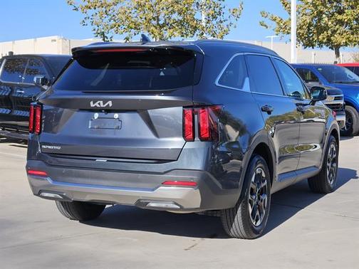 2024 Kia Sorento S