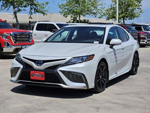 2024 Toyota Camry Hybrid SE
